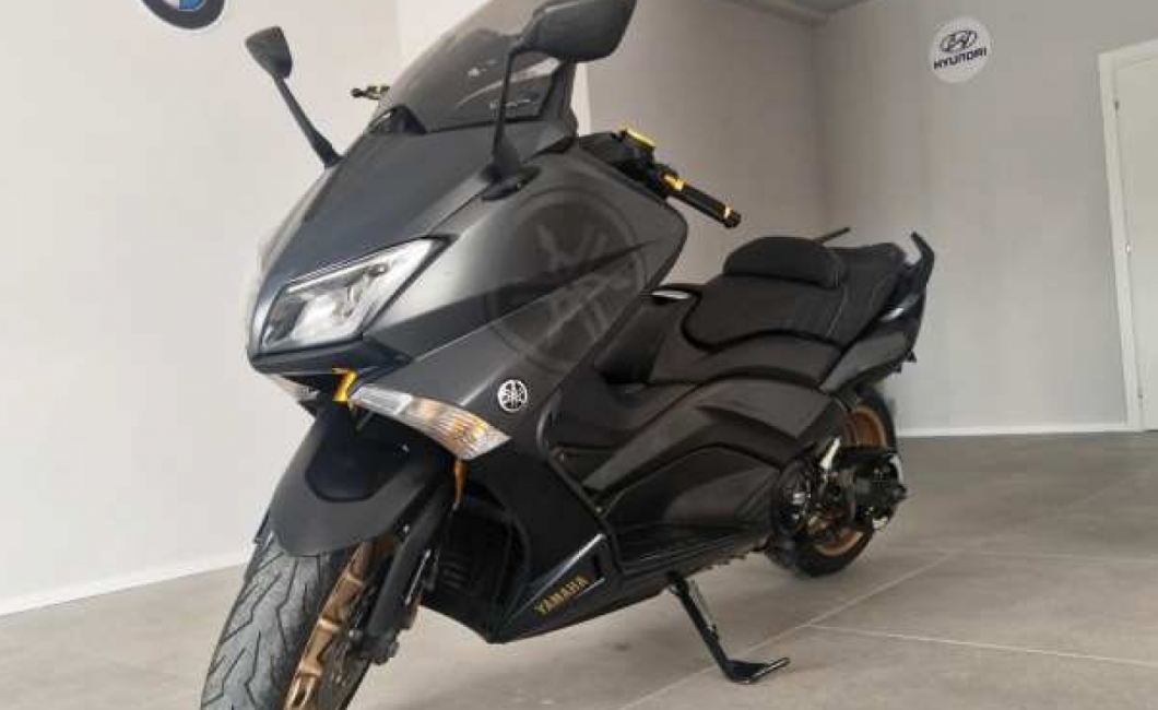 Yamaha TMAX ..